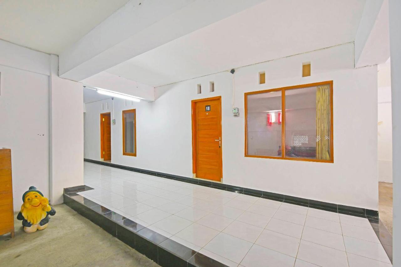 Oyo 90967 Soka Asri Guest House Darmasaba Экстерьер фото